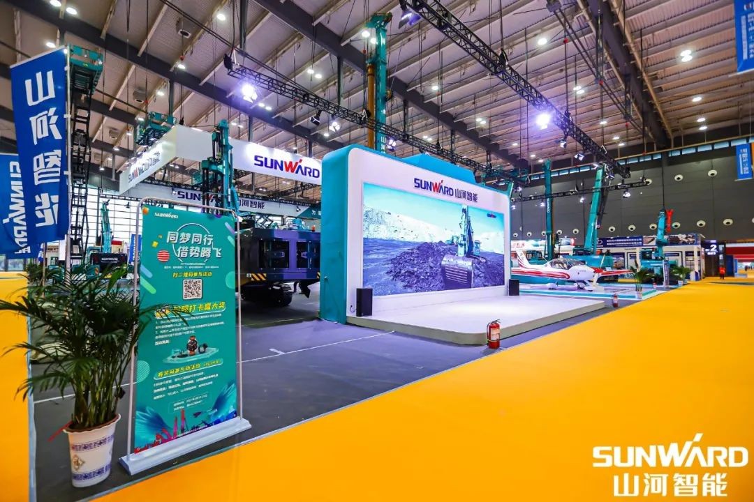 “Z6官网绿”亮相长沙国际工程机械展，50余款产品尽显Z6官网智能创新实力