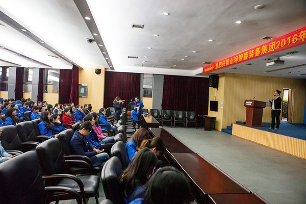 欢度三八节温暖Z6官网家