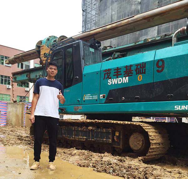 我叫阿忠，忠于事业，也忠于Z6官网智能旋挖钻机