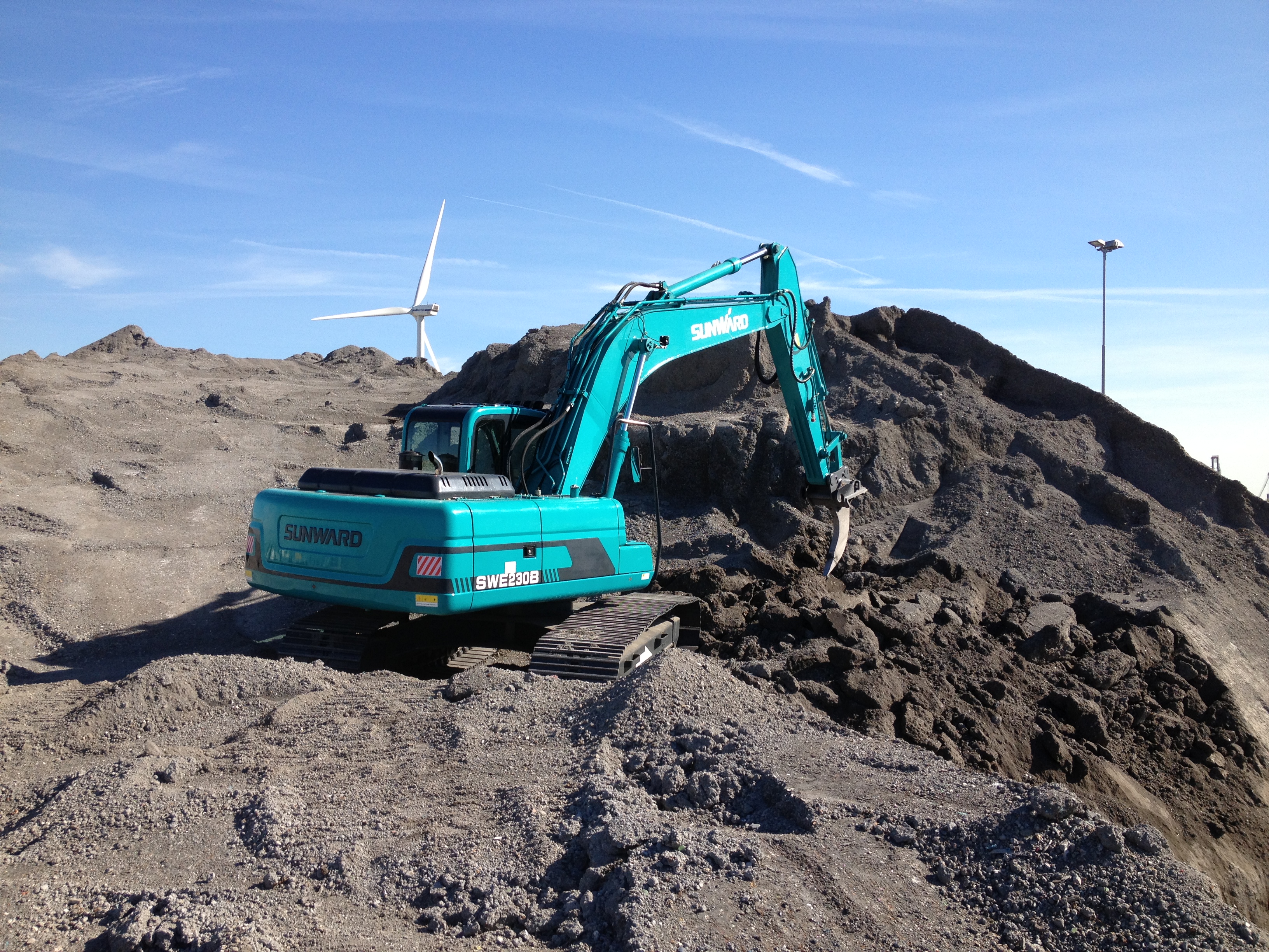 挖掘机操作根基技巧