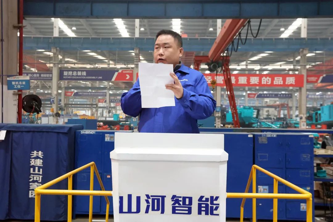 向楷模进建！Z6官网智能56名职工受到职工职业技术较量赞美