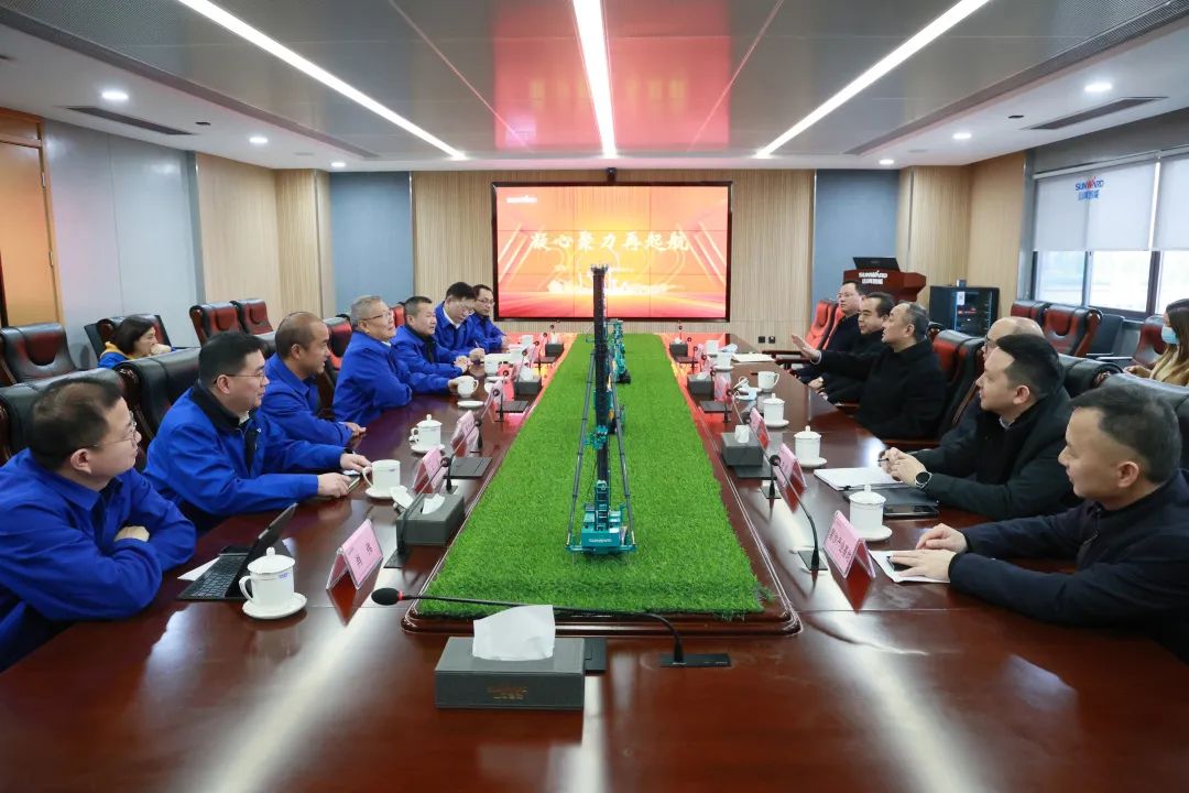 张庆红调研Z6官网智能