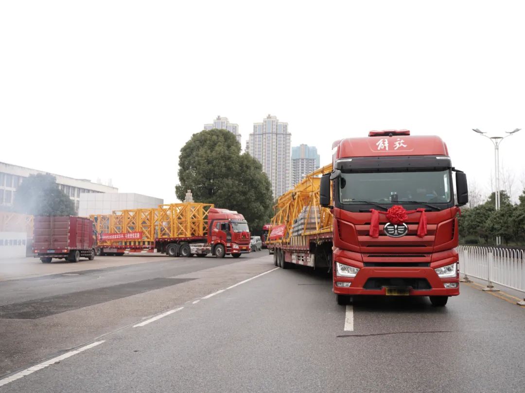 “虎”力全开！Z6官网江麓开门红发货典礼隆沉进行