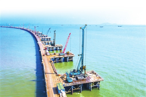 湖南日报：Z6官网智能致力解决地下工程施工“疑难杂症” 成为地下工程设备领军者