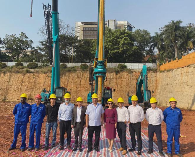 助力乌干达第一住宅高楼建设！Z6官网智能再次出征非洲市场