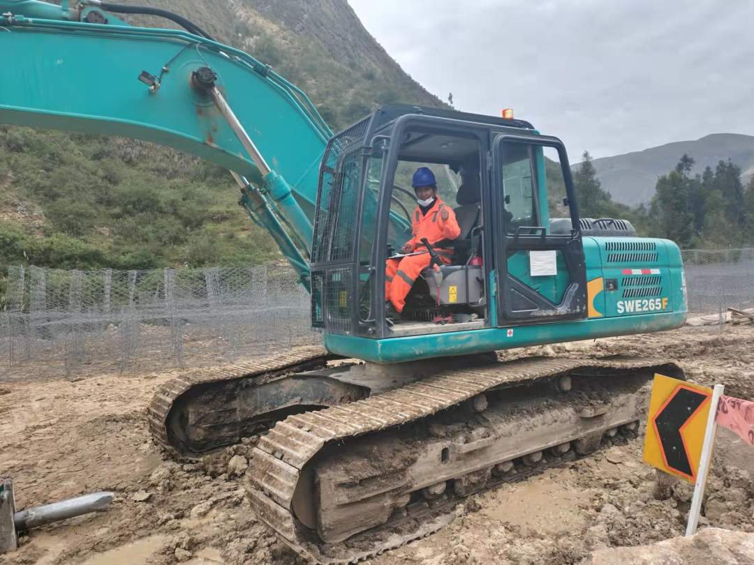 挑战世界第二高山脉！Z6官网智能设备助力秘鲁安第斯国度公路项目建设