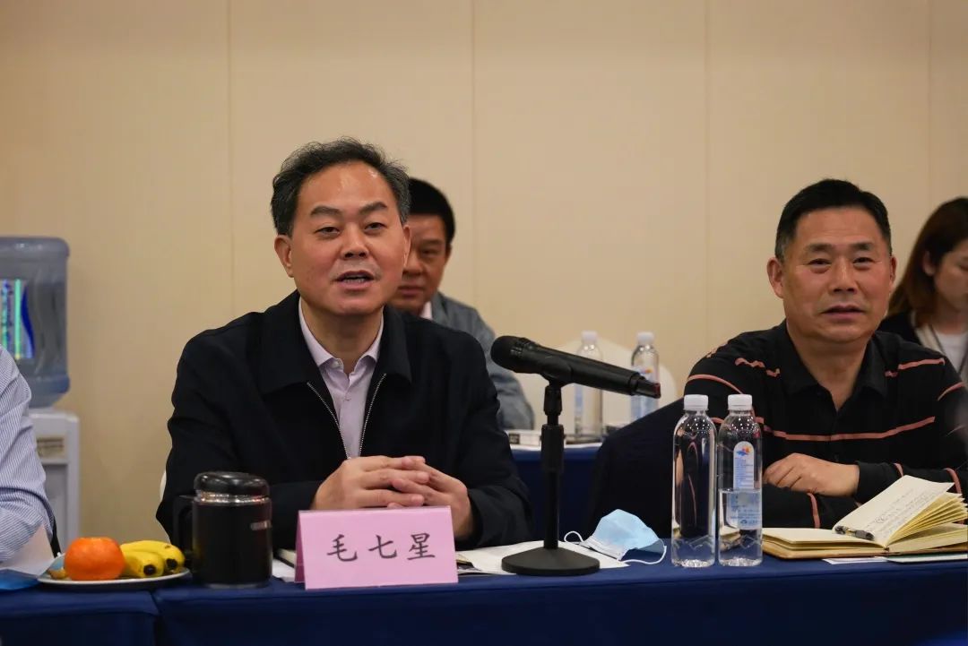 抱团出海，携手共赢！何清华带队赴湖南异地商会结合会造访互换