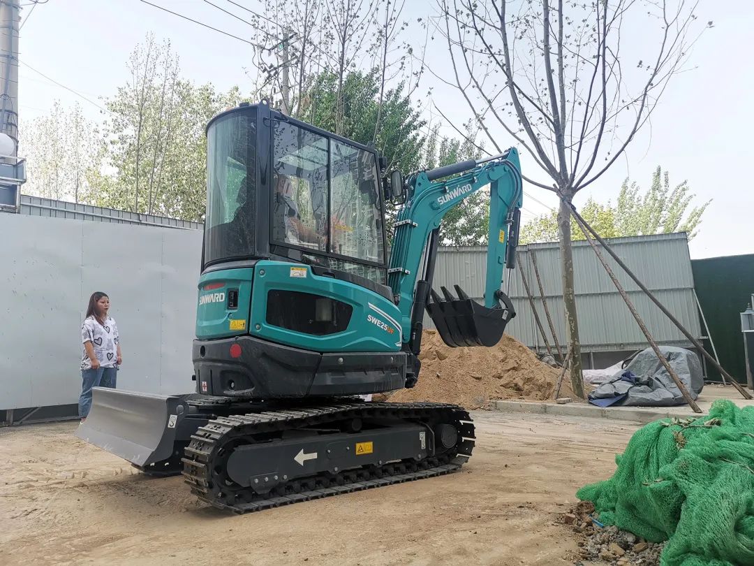 冲、冲、冲！带您感触Z6官网智能挖掘机火热交机时刻