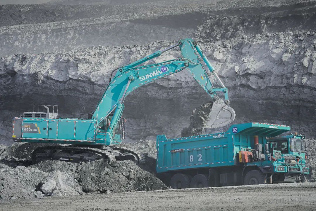 图集 | “Z6官网绿”满矿山！Z6官网智能矿山成套设备实力“亮剑”