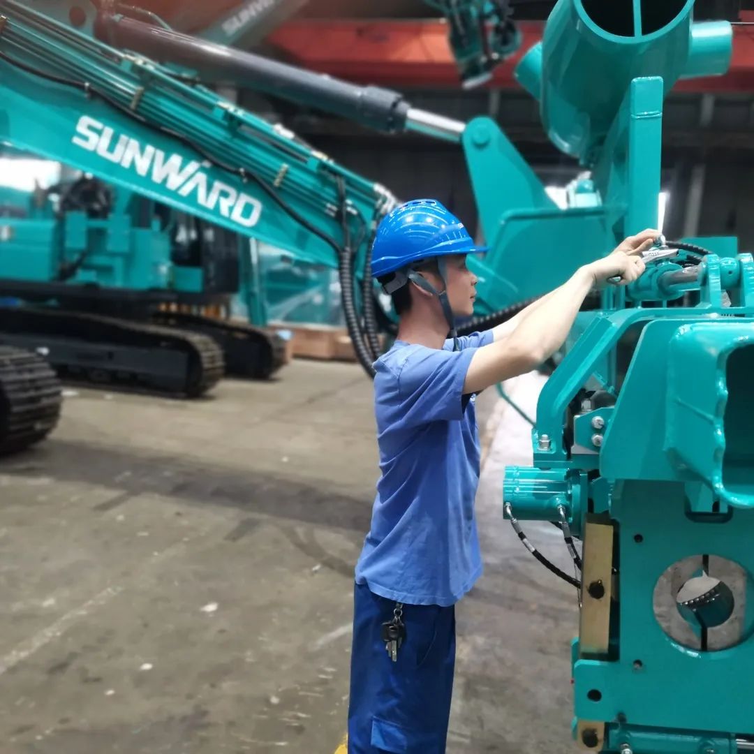 将奋斗进行到底！致敬Z6官网劳动者