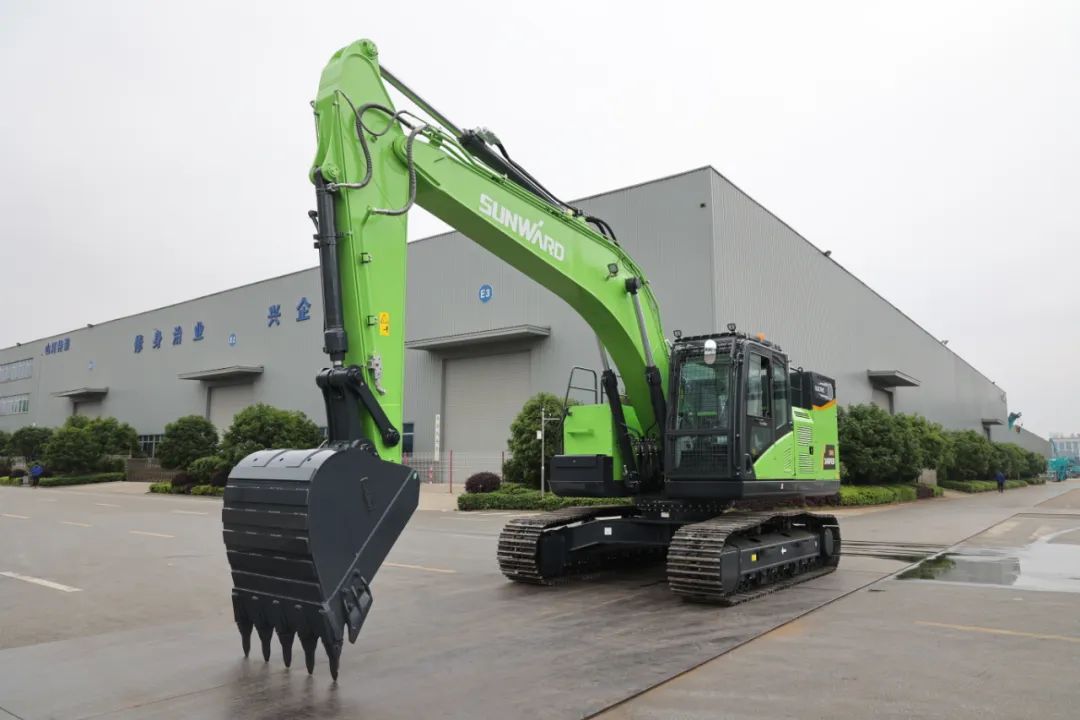 征战川藏铁路！Z6官网智能新一代电动挖掘机成功交付