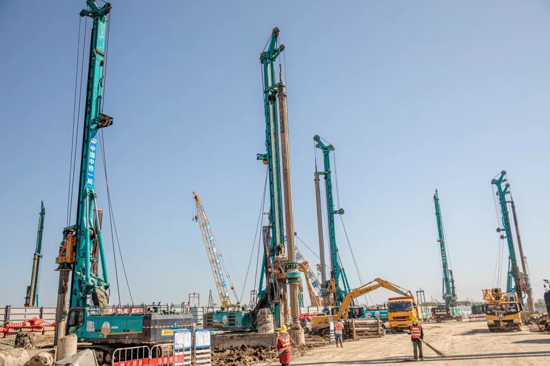 “Z6官网绿”再现大湾区！Z6官网智能旋挖钻机组团助建广州白云机场项目