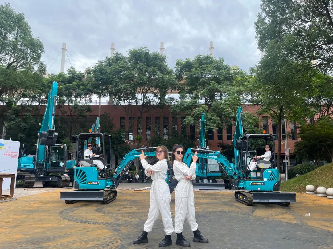 “太绝了！”Z6官网智能代表长沙杰出亮相湖南省第一届职业技术大赛绝技绝活展演