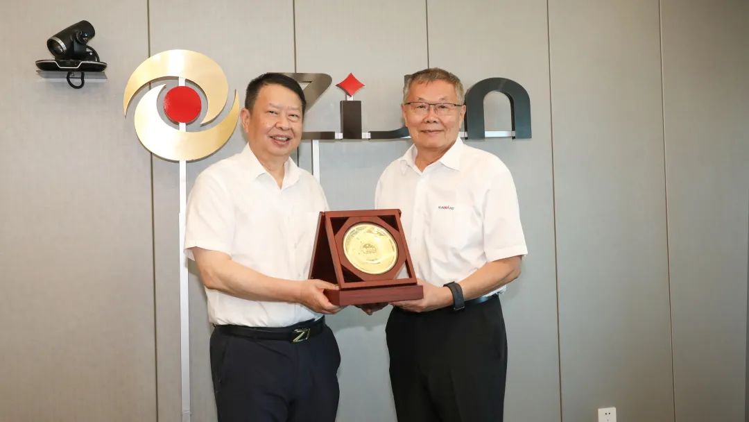 梦想造诣将来！何清华受邀赴世界500强企业紫金矿业集团作专题讲座