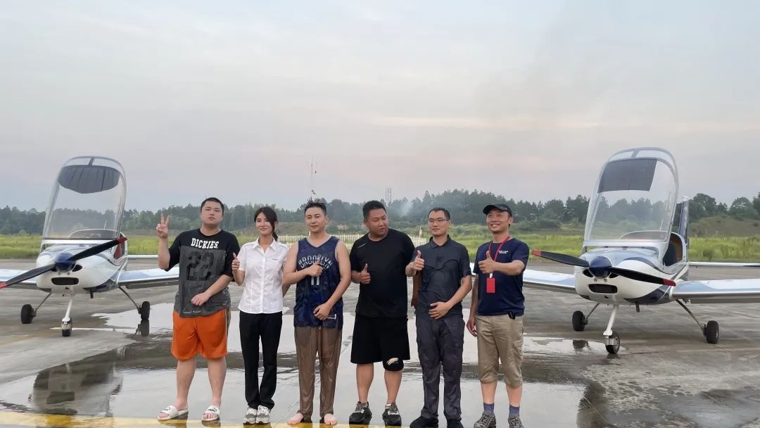 冲上云霄！湖南Z6官网通航学员成功单飞