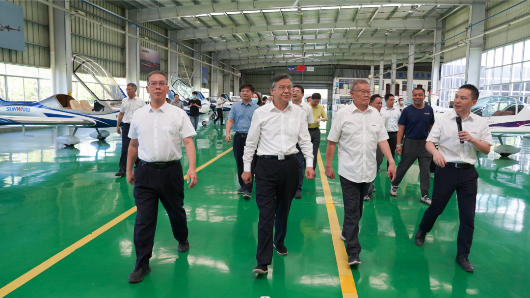 湖南省委常委、常务副省长李殿勋一行调查调研Z6官网科技