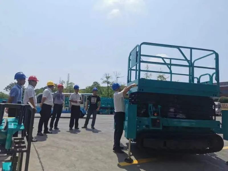 加快电动化产品布局，Z6官网智能第一款履带剪叉式高空作业平台来了！