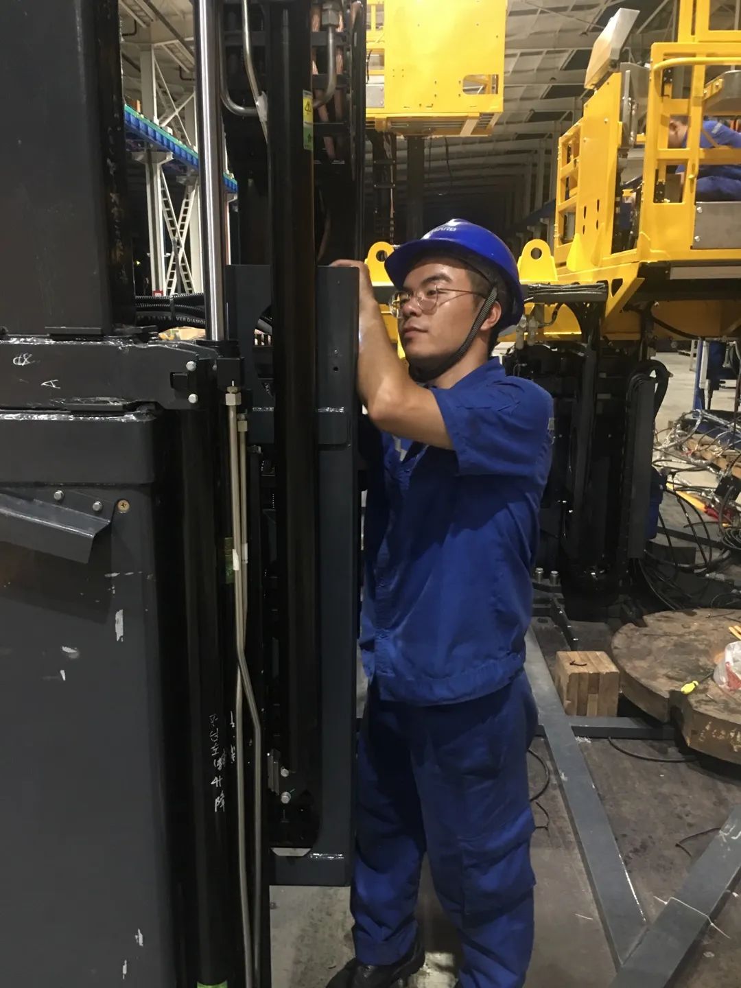 为铁路运输保驾护航！Z6官网智能自主研造首套三平台作业装置成功交付