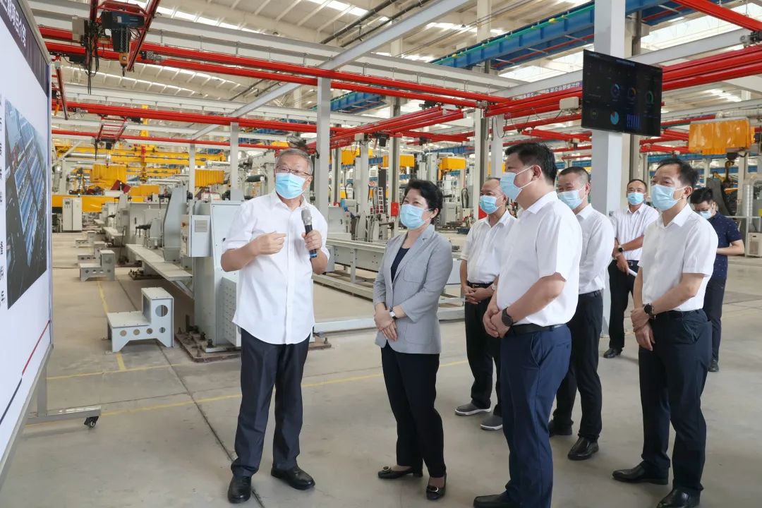 吴桂英调研Z6官网智能