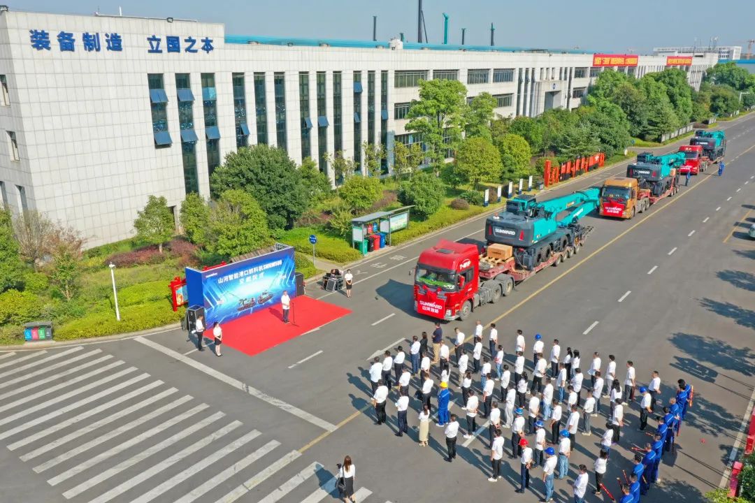 携手山东汇诚助力我国港口建设！Z6官网智能港口抓料机成功批量交付