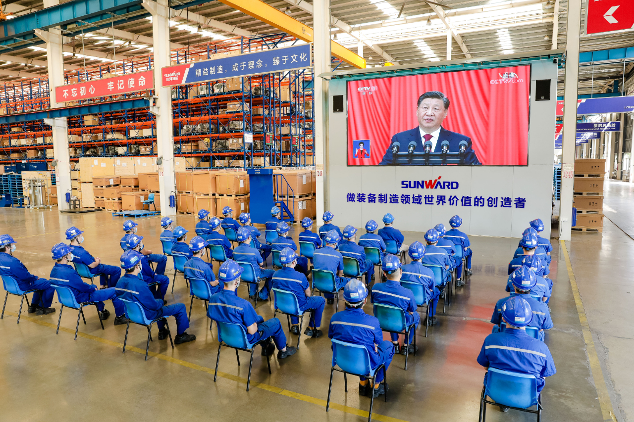 振奋人心！Z6官网智能党员干部集中收看党的二十大开幕会盛况