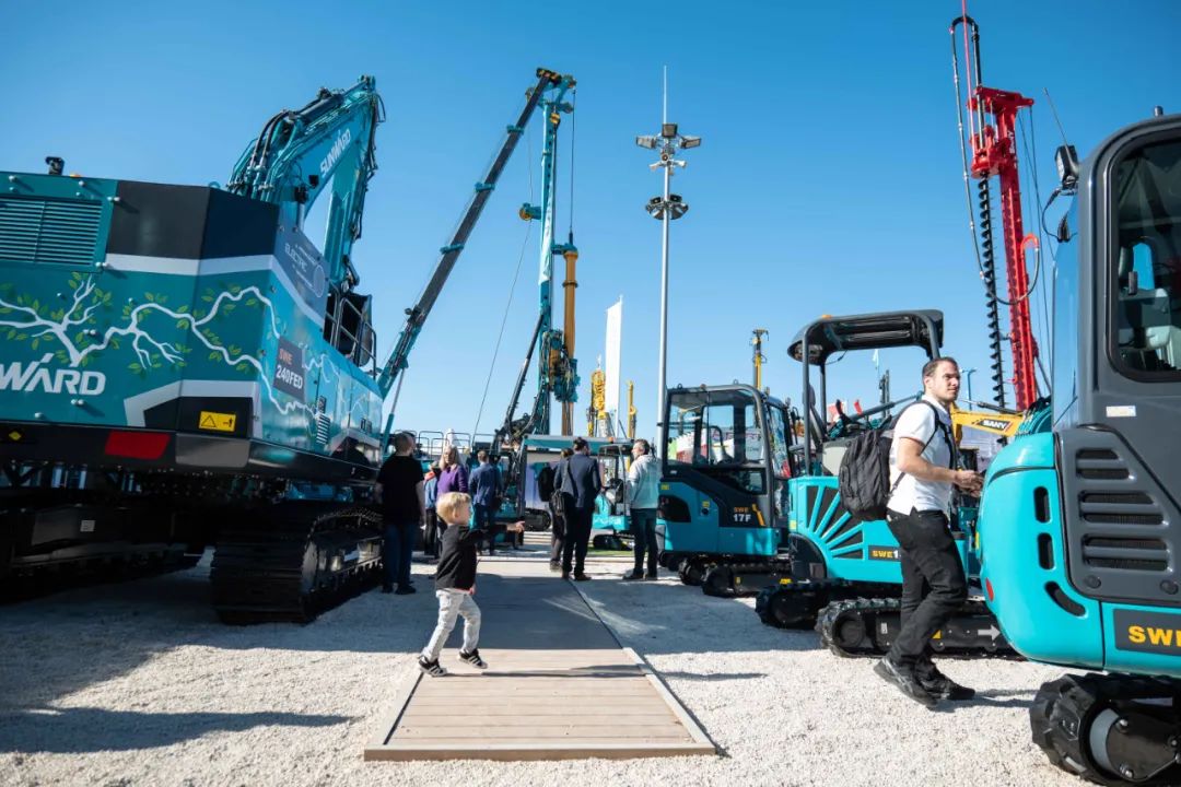 Bauma 2022 | 一组火热现场图带您沉温Z6官网智能德国宝马展之旅