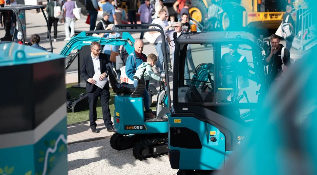 Bauma 2022 | 一组火热现场图带您沉温Z6官网智能德国宝马展之旅