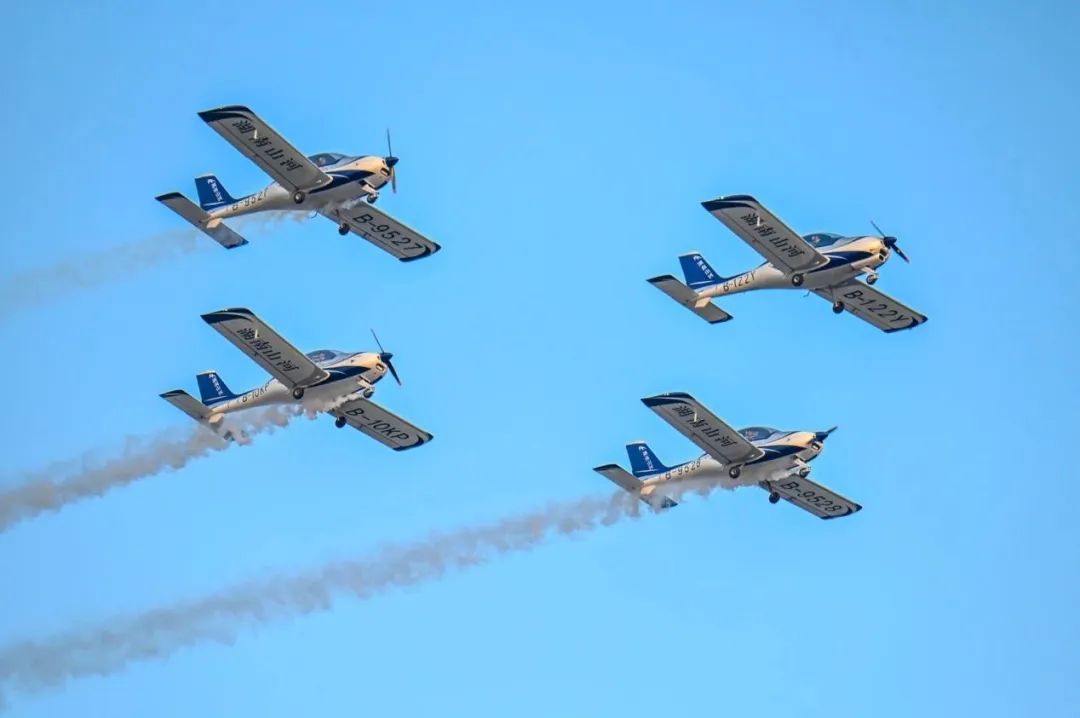 逆势飞舞！Z6官网航空携手合作同伴亮相2022南昌飞行大会