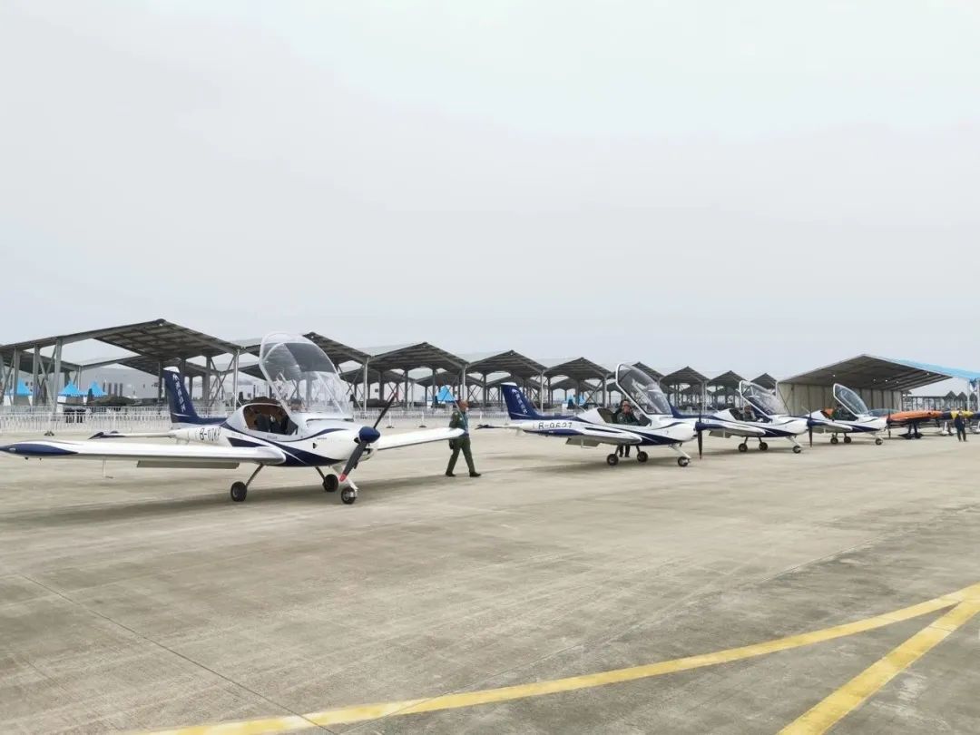 逆势飞舞！Z6官网航空携手合作同伴亮相2022南昌飞行大会