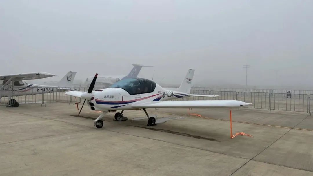 逆势飞舞！Z6官网航空携手合作同伴亮相2022南昌飞行大会