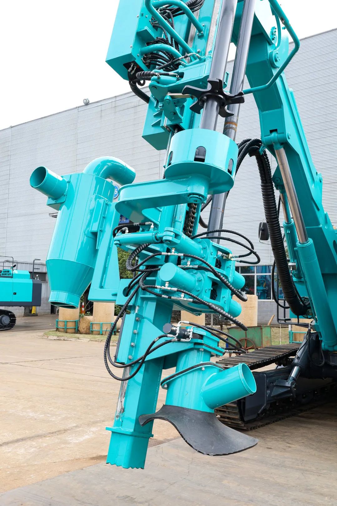 为绿色智能钻爆而生！Z6官网智能全新一代一体式潜孔钻机强“四”来袭