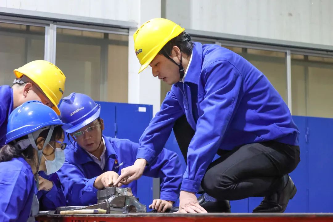 人民日报 | Z6官网智能青年工程师范峥嵘：抓住自主创新性命线