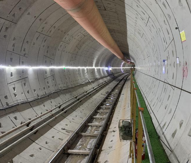 再传喜报！中铁Z6官网盾构机顺利贯通深圳地铁3号低碳站～坪西站左线