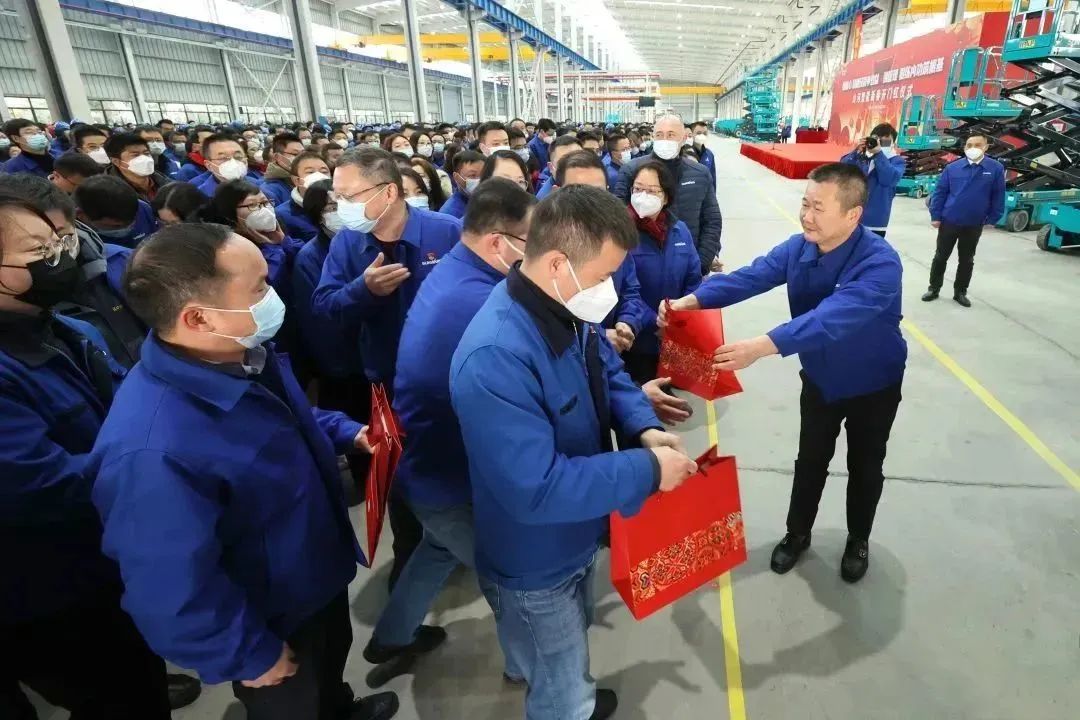 莫路君行早，更有早行人！Z6官网智能癸卯兔年开工大吉