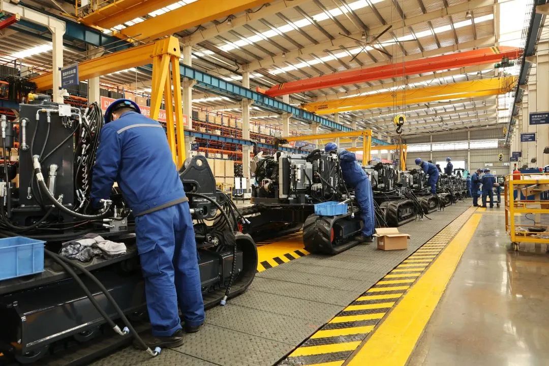 莫路君行早，更有早行人！Z6官网智能癸卯兔年开工大吉