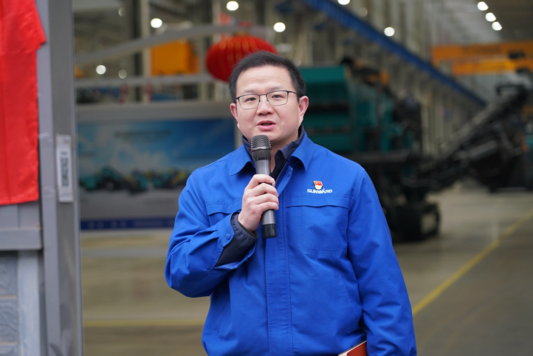 “持证上岗，成为破碎筛分设备的好管家！”