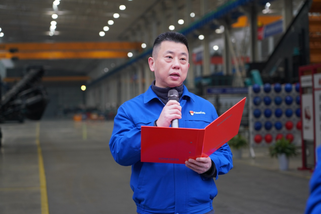 “持证上岗，成为破碎筛分设备的好管家！”