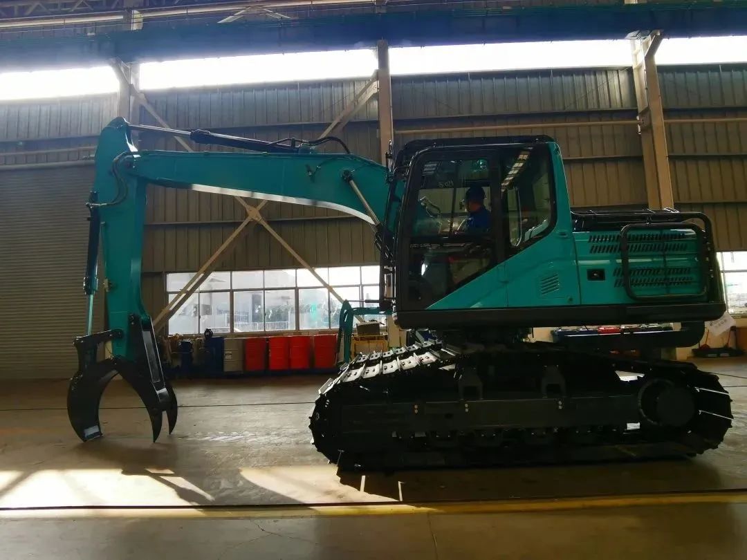 跋山涉水，称霸“武林”！Z6官网智能首款中型林业挖掘机成功下线