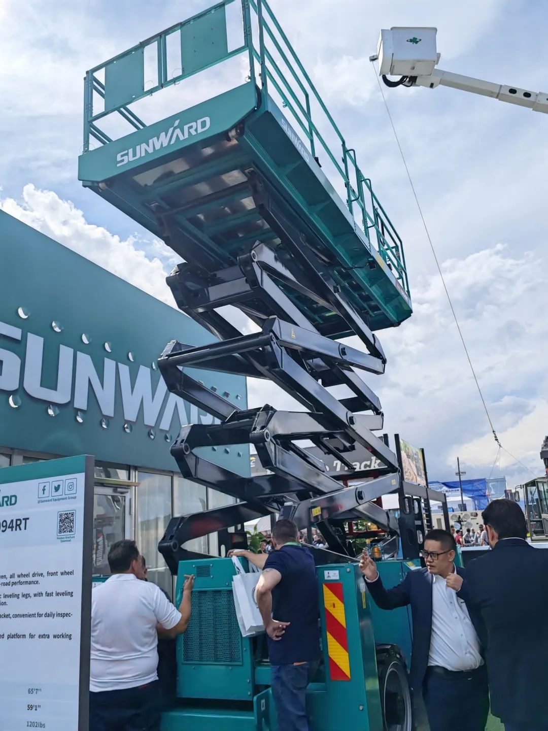 拉展直播 | Z6官网智能高空精品亮相2023美国拉展，哪款是你的最爱？