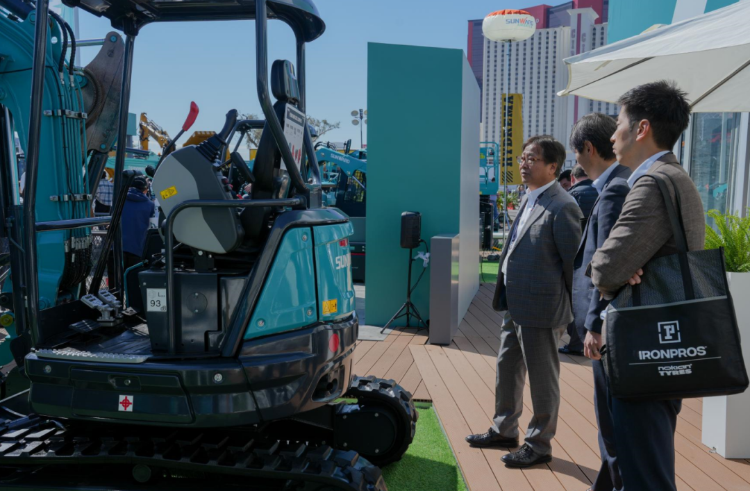 拉展直播 | 推动“中国造作”走向世界！Z6官网智能2023美国拉展圆满收官