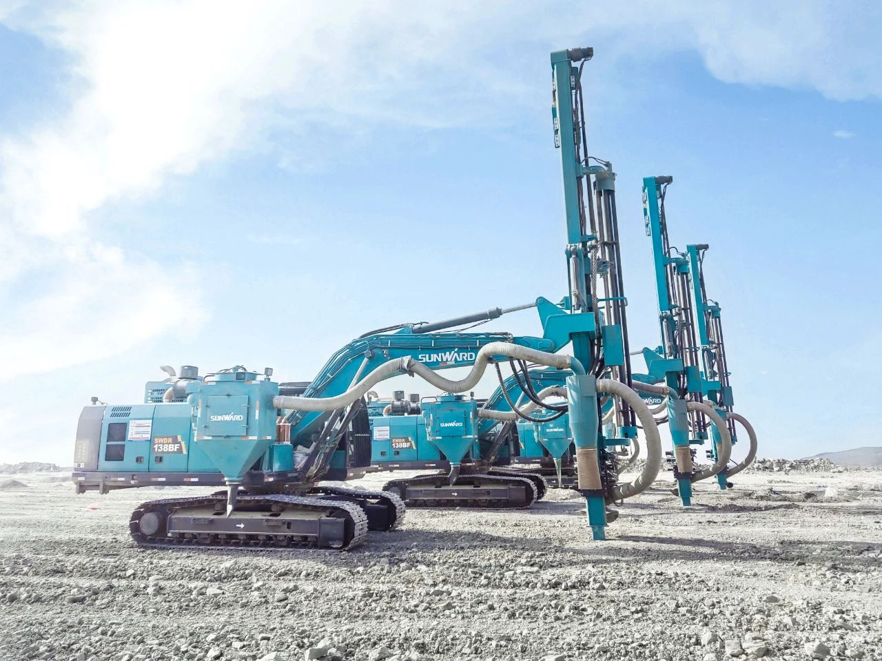 “绿色智能矿山建设专家”！Z6官网智能全新一代切削潜孔一体式钻机沉拳出击