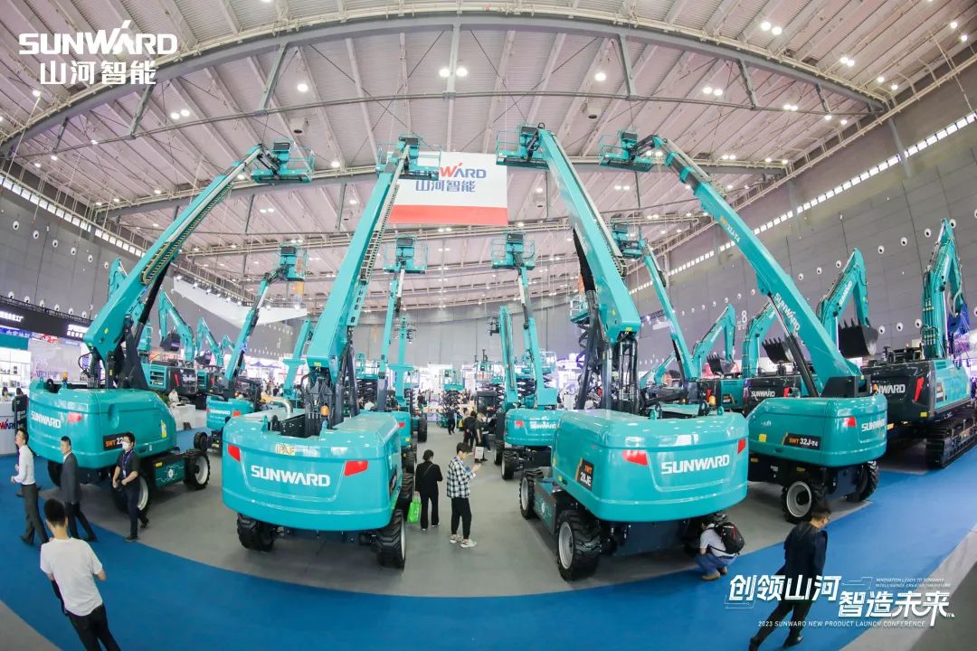 聚焦电动化、智能化！Z6官网智能全系列高空机械产品亮相长沙展