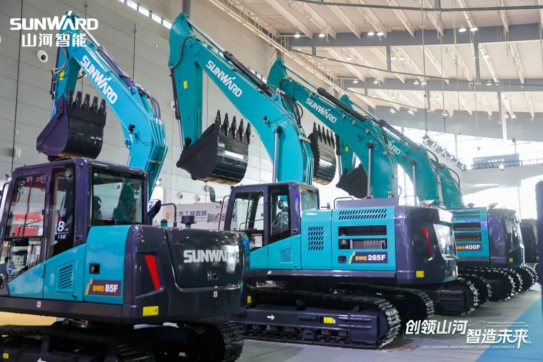 精品出击、互动不休！Z6官网智能F系列挖掘机闪灼长沙展