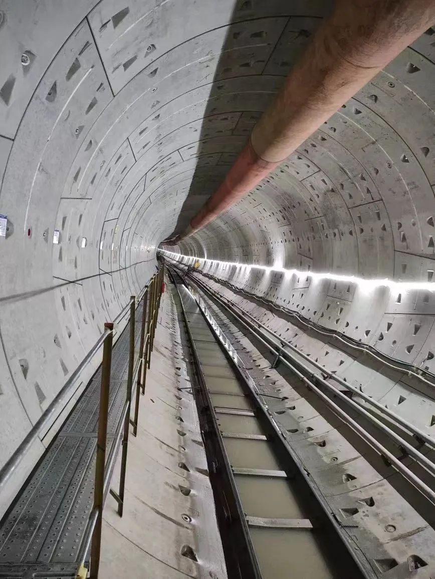 最新进展！中铁Z6官网深圳地铁3号线低-白盾构区间左线顺利贯通