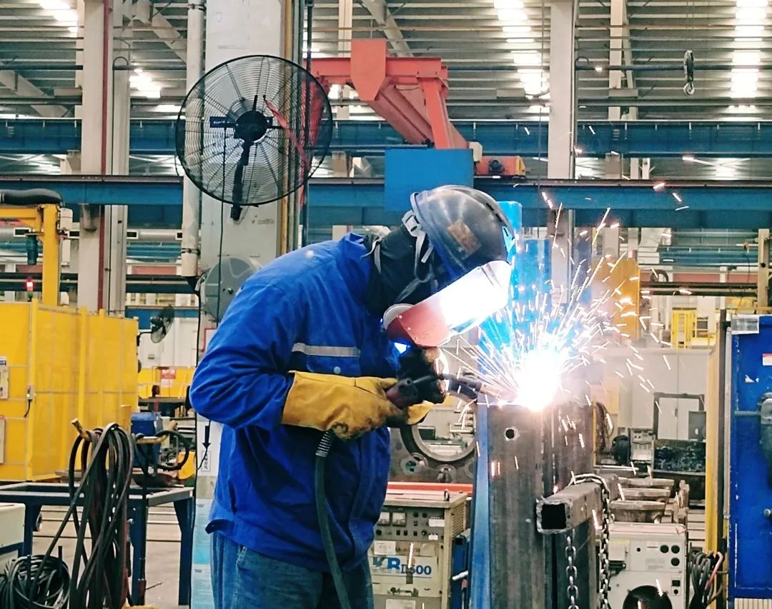 劳动庆幸，创造伟大！纪录那些平庸且伟大的劳动瞬间