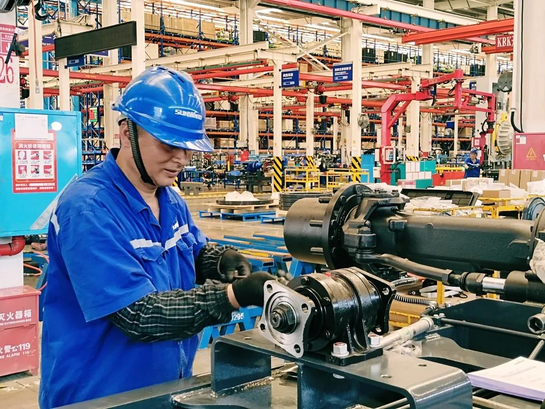 劳动庆幸，创造伟大！纪录那些平庸且伟大的劳动瞬间