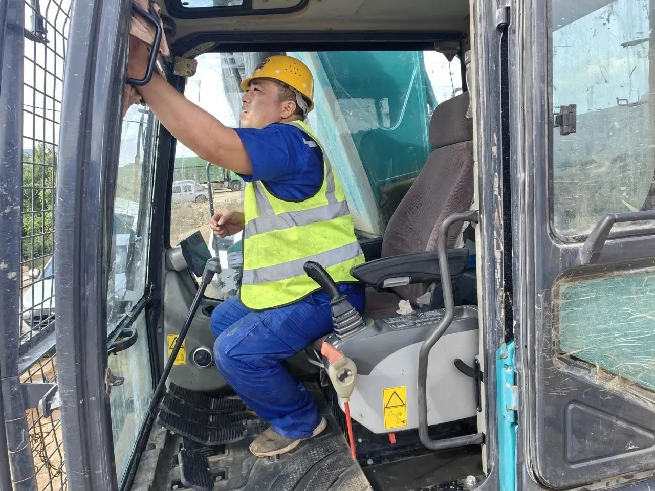 步履一向，服务不止！Z6官网智能挖掘机服务万里行火热进行中