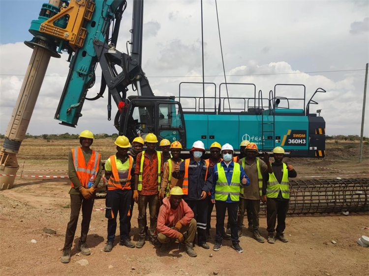 深入合作、共创鲜丽！何清华带队造访中土集团