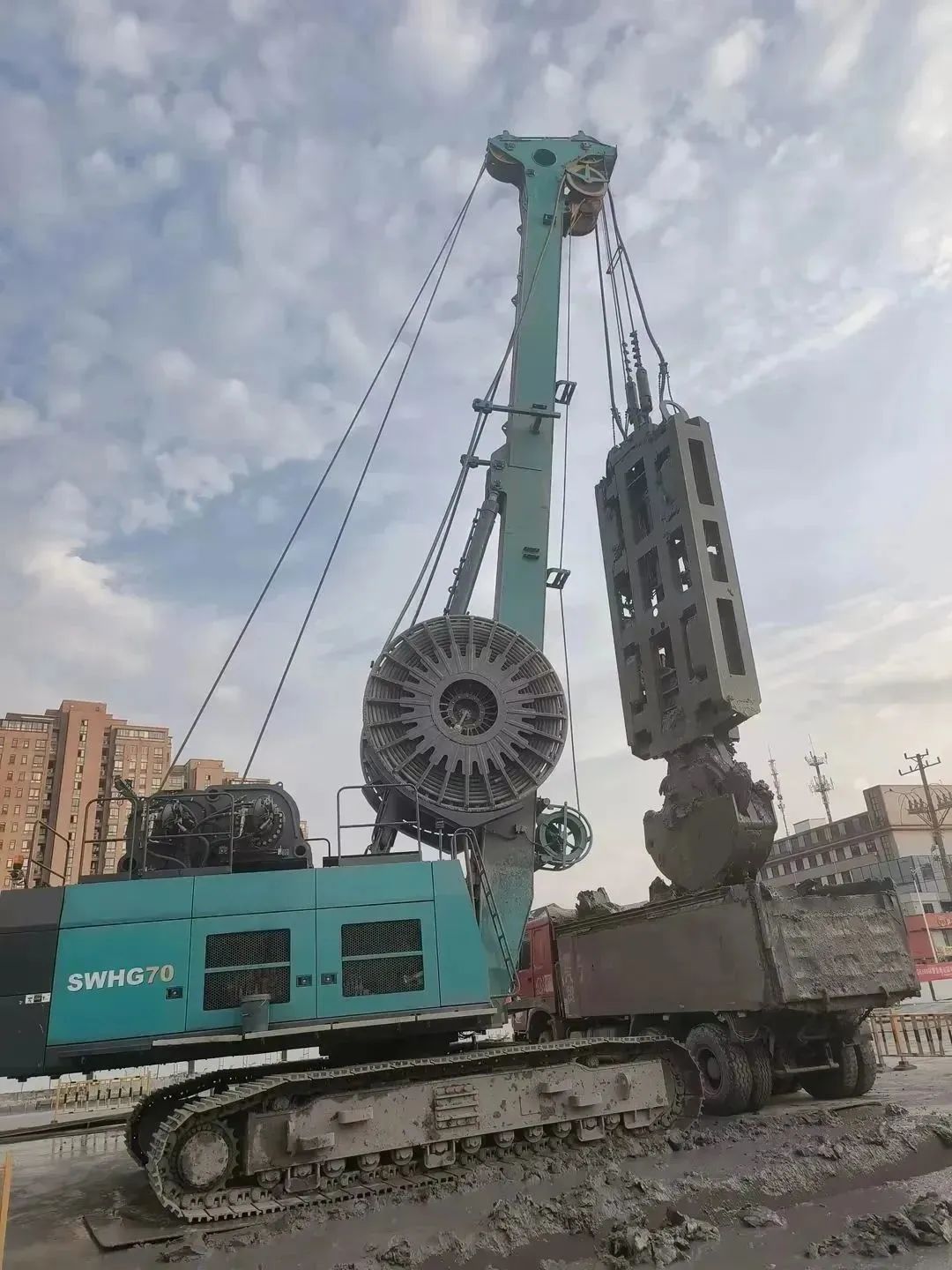 助力国内国际沉大工程！Z6官网智能液压抓斗实力“出圈”