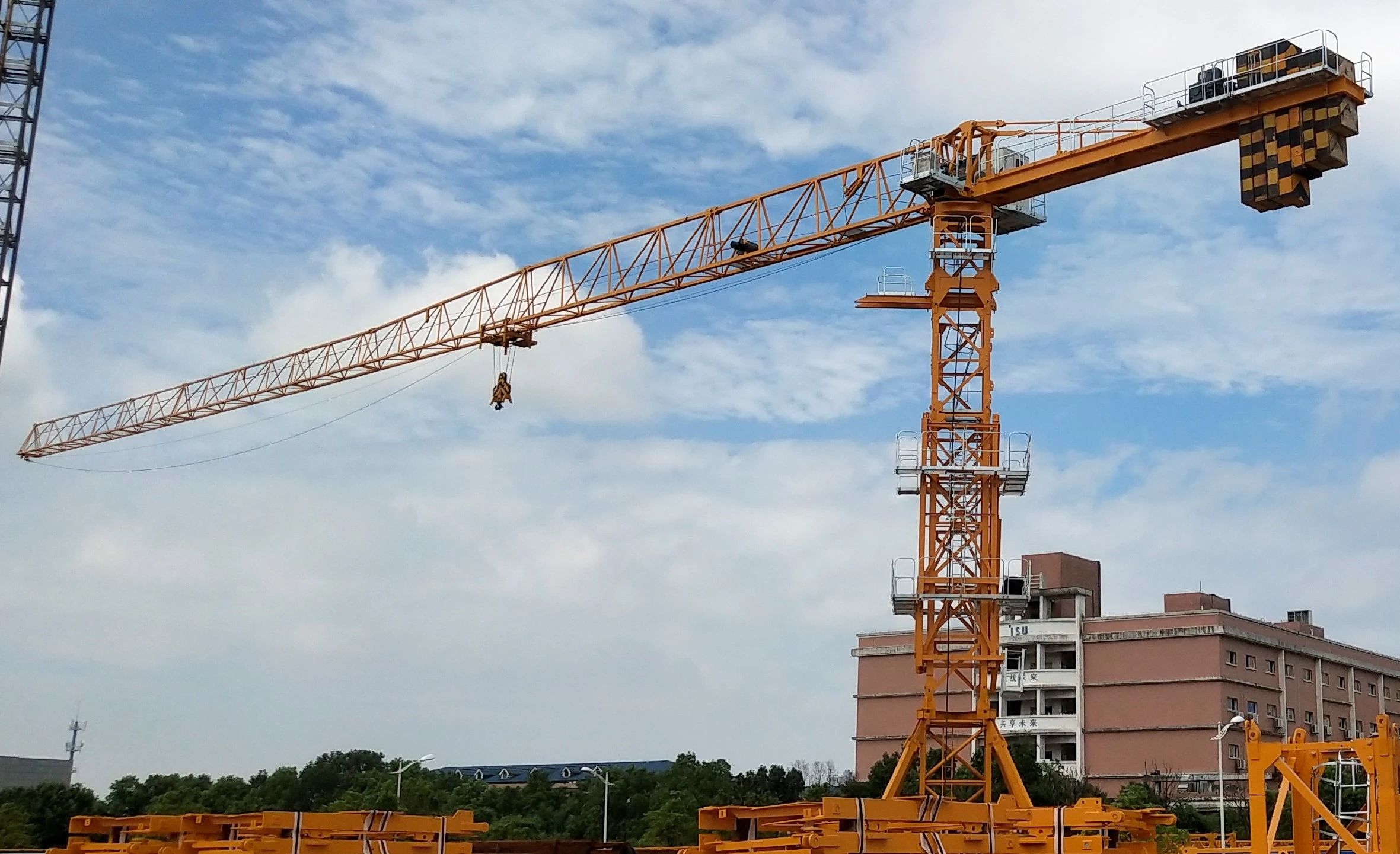 匠心智造，一目十行！Z6官网江麓“精品工程”P6015B1-8塔机下线